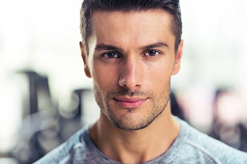 preenchimento de mandíbula em homem para definição facial